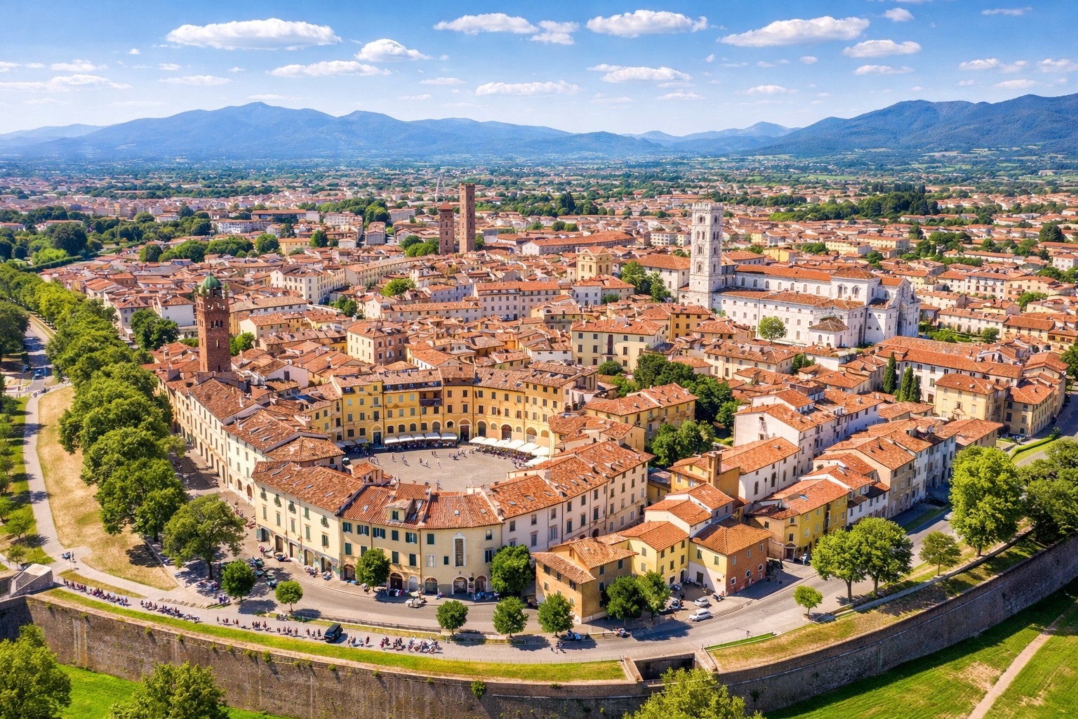 Private transfer stop Lucca medieval walls Tuscany