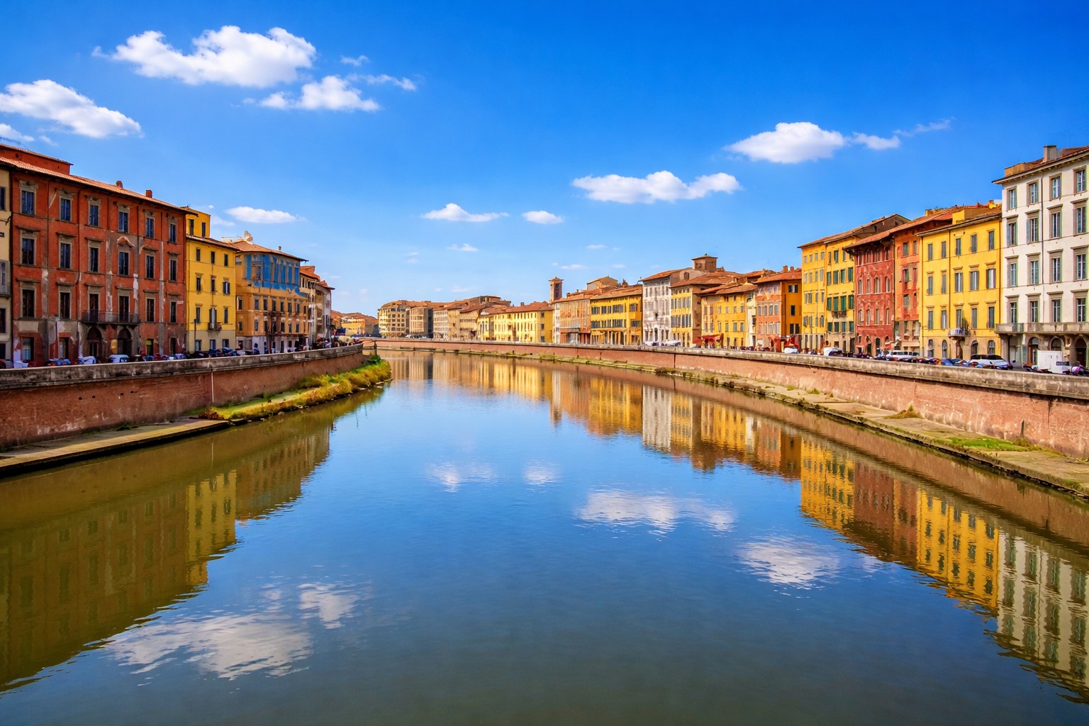 Lungarno Pisa — elegant riverside promenade along the Arno river with historic palaces and bridges