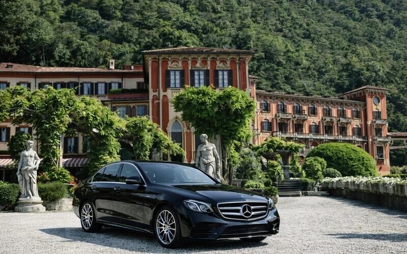 Mercedes E-Class at Villa d'Este Lake Como — luxury private chauffeur service Italy