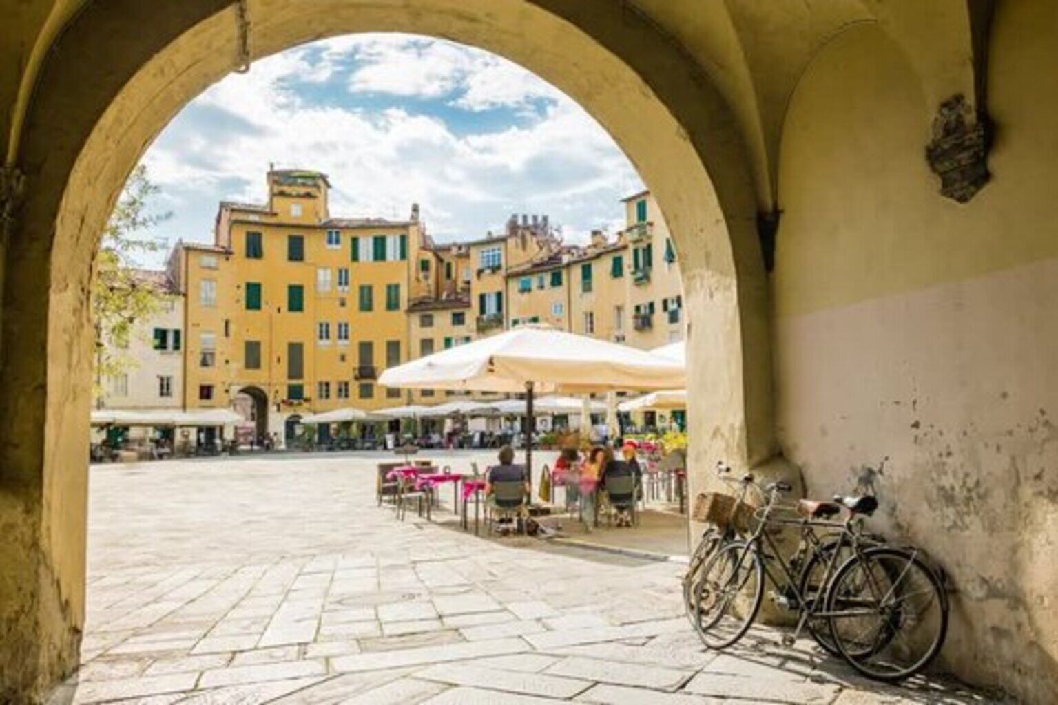 Private transfer stop in Lucca Tuscany