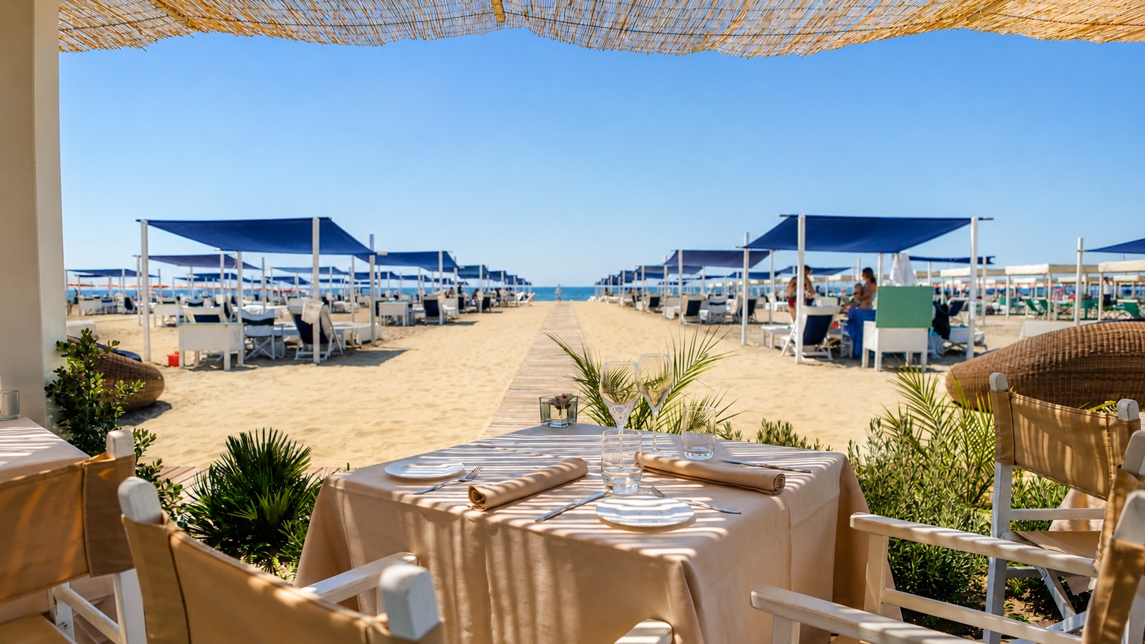 Forte dei Marmi beachfront restaurant with sea view — luxury lido dining on the Versilia Riviera