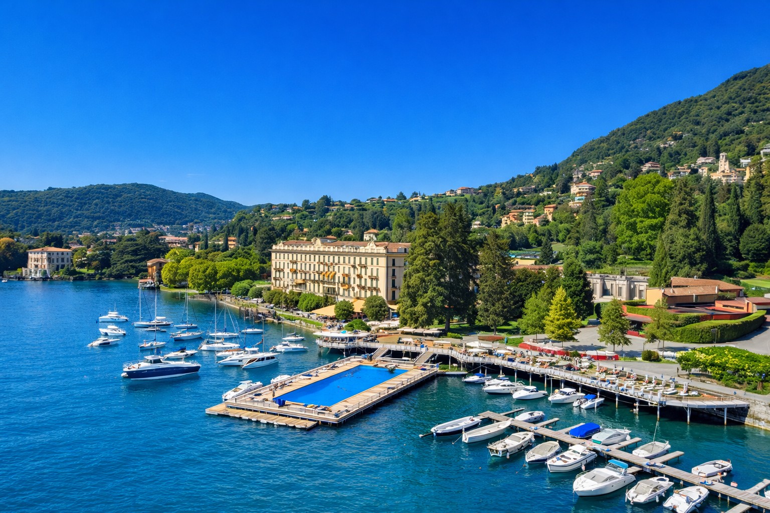 Cernobbio lakefront and Villa d'Este Lake Como — luxury private transfer ExpressLimo24